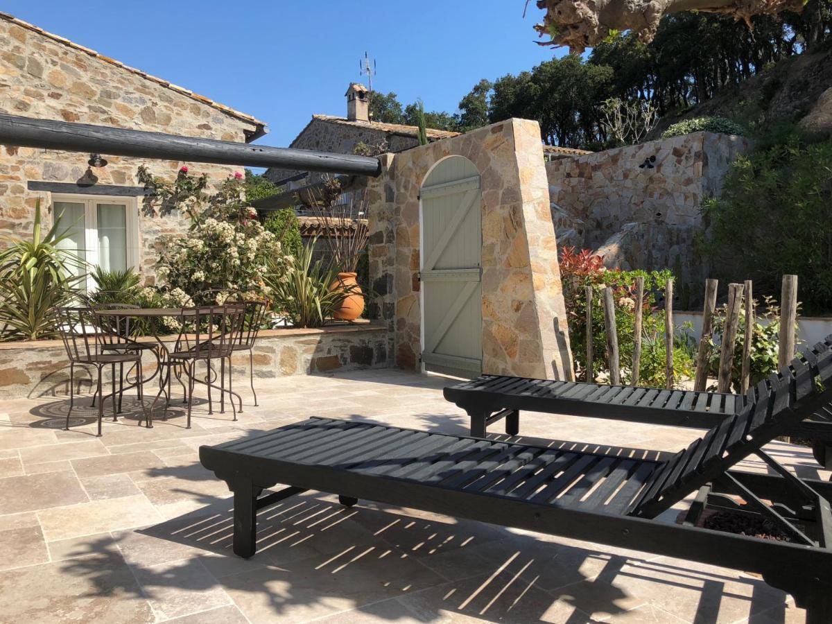Les Aurochs Bed & Breakfast Grimaud Bagian luar foto