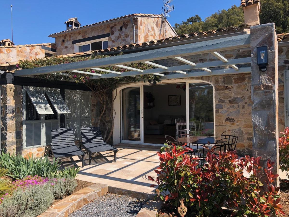 Les Aurochs Bed & Breakfast Grimaud Bagian luar foto