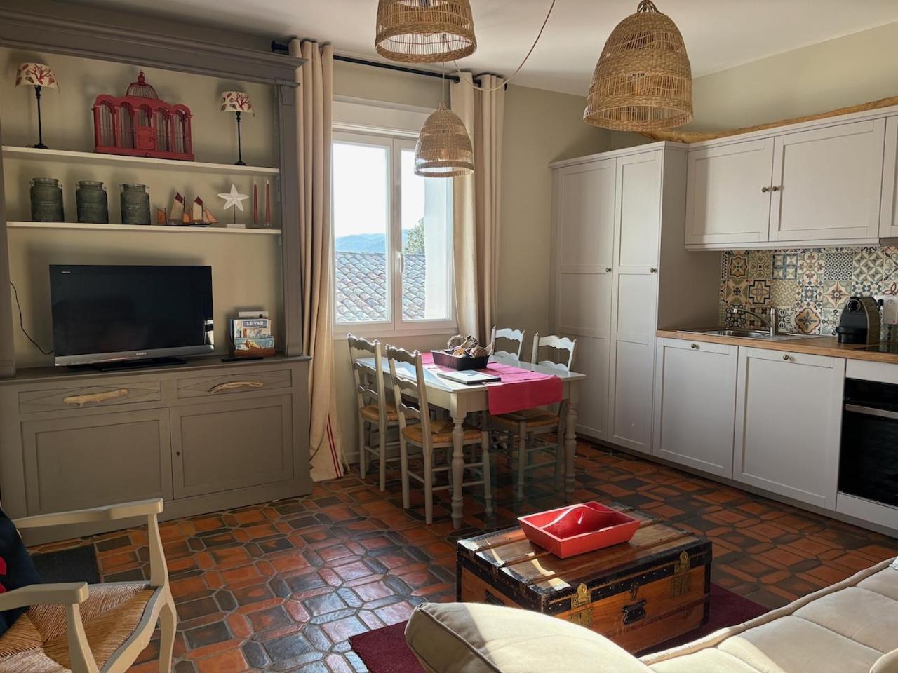 Les Aurochs Bed & Breakfast Grimaud Bagian luar foto