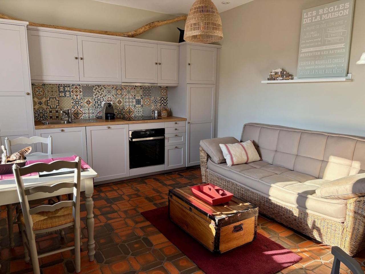 Les Aurochs Bed & Breakfast Grimaud Bagian luar foto