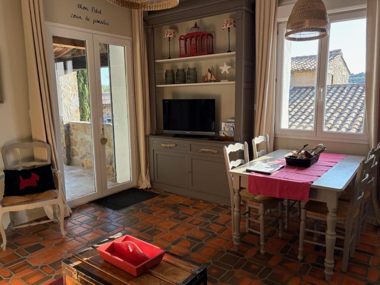 Les Aurochs Bed & Breakfast Grimaud Bagian luar foto